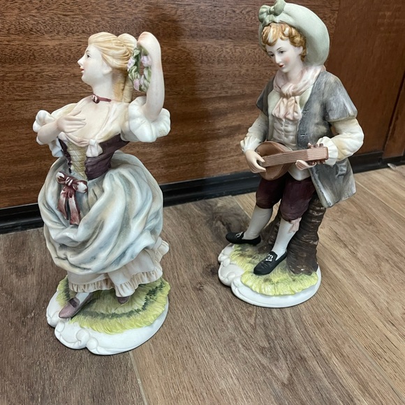 Lefton Vintage Porcelain Figurines Set - Picture 4 of 5